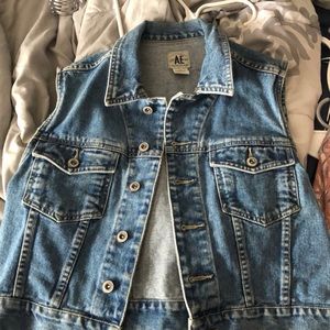 American Eagle Jean vest